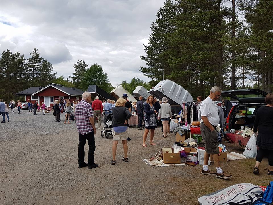 Loppis på Sandstrandsvägen